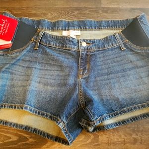 New Maternity Shorts size 12